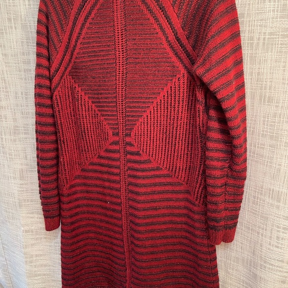 Ribbed tunic sweater, crimson red sweater - Picture 3 of 5